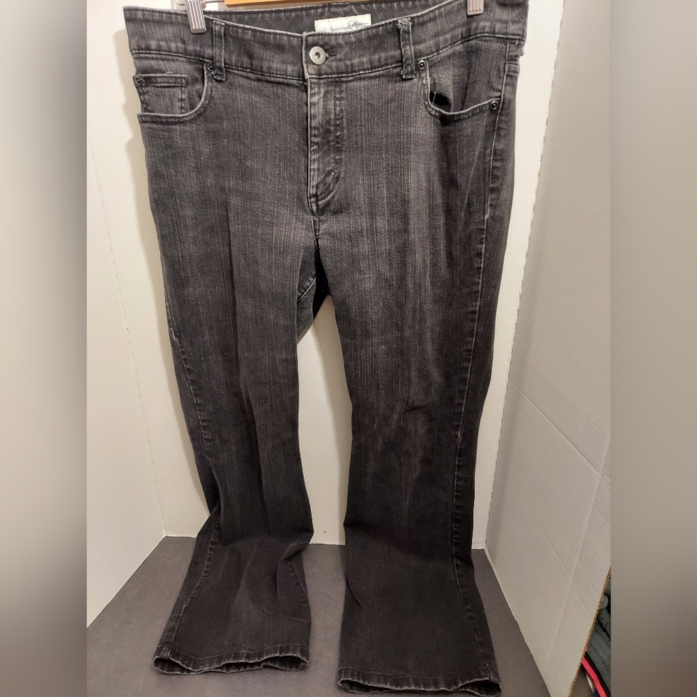 Chico's Platinum Ultimate Fit Boot Leg Black Jeans Size 2.5 or 14 Chicos Denim